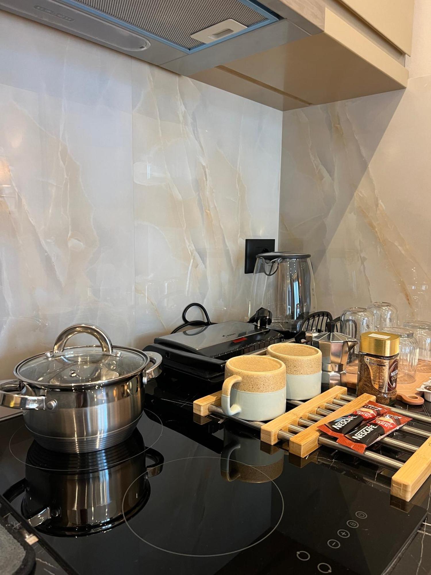 Coastline Luxury Apart Hotel ゴーレム エクステリア 写真
